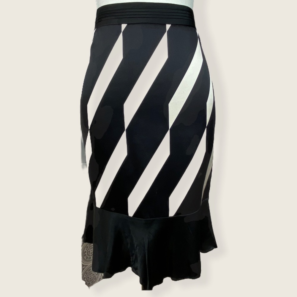 Minimum Made in Korea Black & White Ruffle Skirt